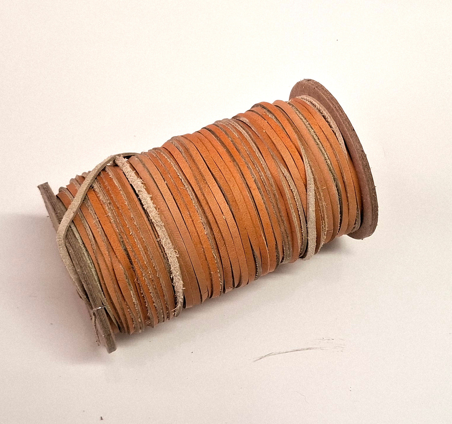 1/8" Flat Cowhide Leather Lacing in Dark Natural Veg Tan (10 yds) 0125NCE
