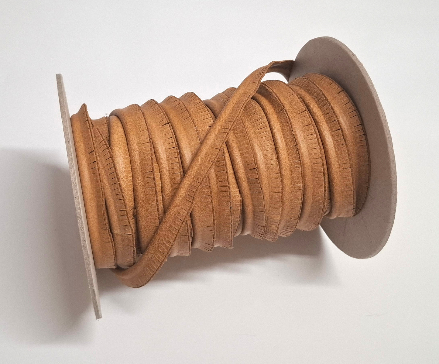 5/8" Round Cord Piping, Genuine Cowhide Leather in Distressed Pecan (2 YDS) 3118XC - bold piping; upholstery piping; large cushions