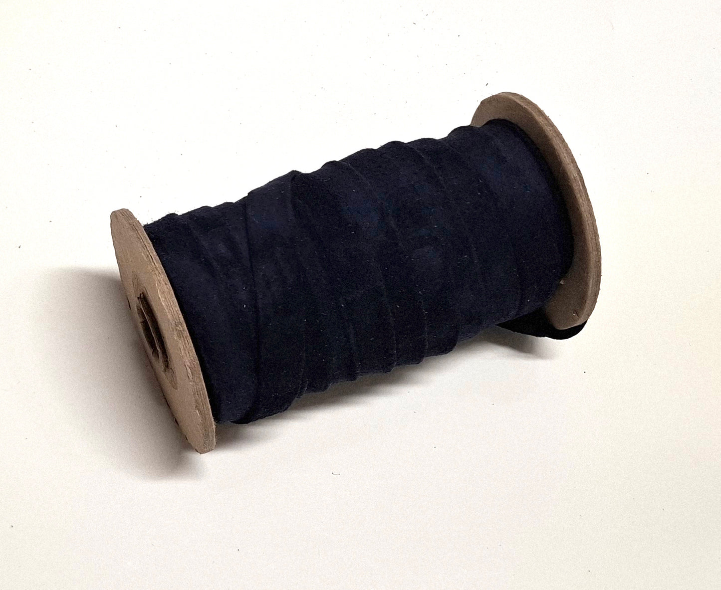1/2" wide pig suede strip in LT Navy (3 yds) 3702XP5 Double-folded & Reinforced