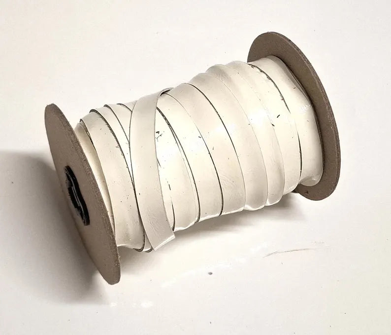 1/2" Flat, Kid Leather Lacing in White Krinkle Patent (5 YDS) 0500FCK