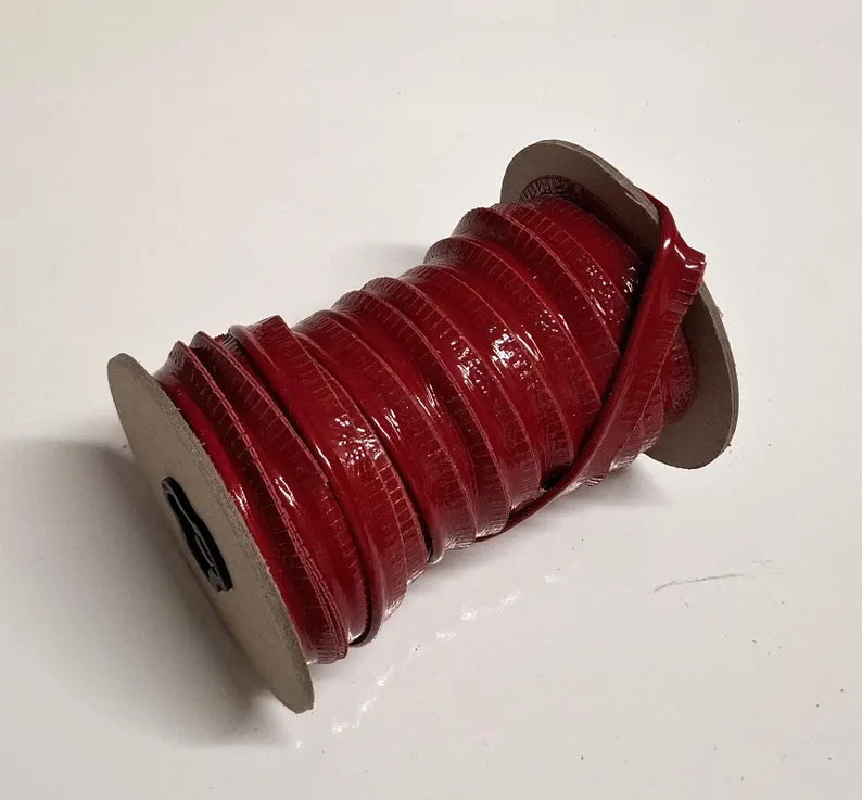 1/2" Leather Cord Piping (5 yards) in Red Krinkle Patent 3446XCK