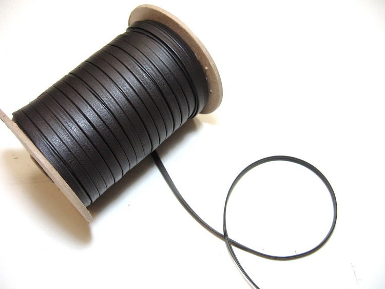 1/4" wide Cowhide Lacing in Chocolate Brown (5 yds) 0250BD8 Double Folded