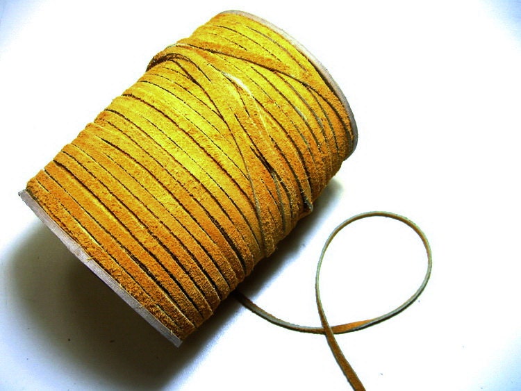 5/32" Flat, Cowhide Suede Lacing in Gold 5/32" (20 yards) 0156ND5