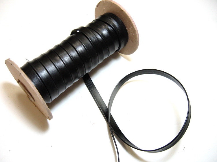 3/8" Double Folded, Firm Cowhide Stripping In Black Lustre (6.5 yds) 0375BD9 *card*