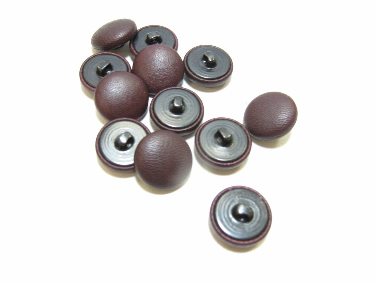 30 Line, Cowhide Covered, Hopper Back Buttons in Red Wine (12 PC.)