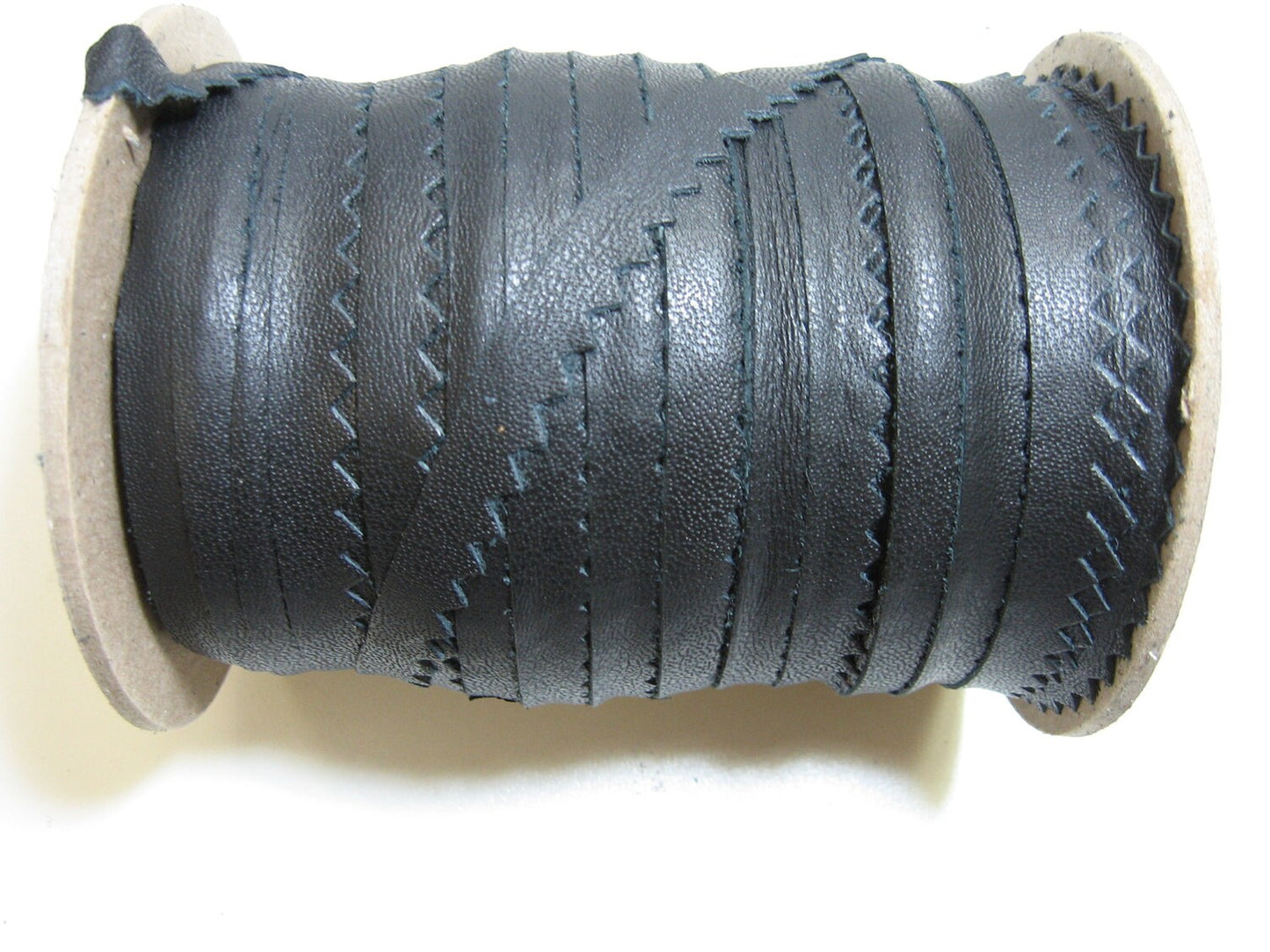 CLEARANCE!!!! 7/16" Pinked Edge Binding Trim in Black 1500 (10 YDS) 3715XD8