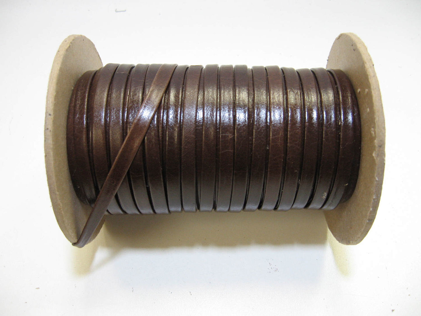 1/4" wide Cowhide Leather Lacing in Country Brown 0250BDB Double-Folded