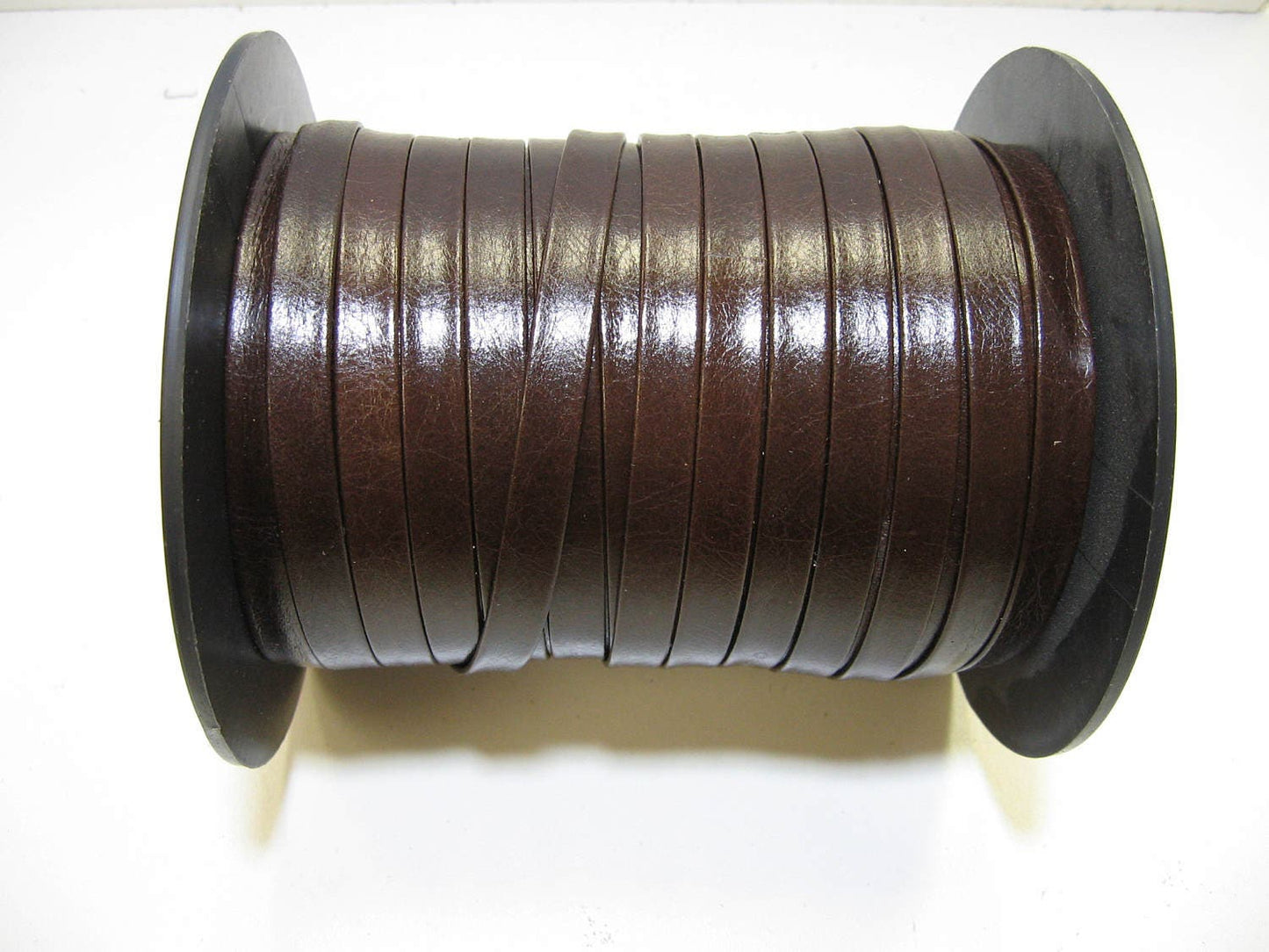 3/8" Double-Folded, Cowhide Leather Lacing in Country Brown (5 YDS) 0375BCB