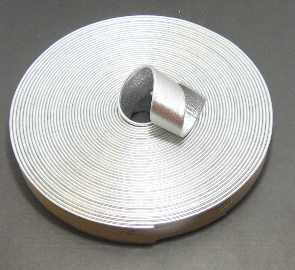 1" Folded & Reinforced, Cowhide Leather Strap in Silver Metallic (1 yd) 1000RDA