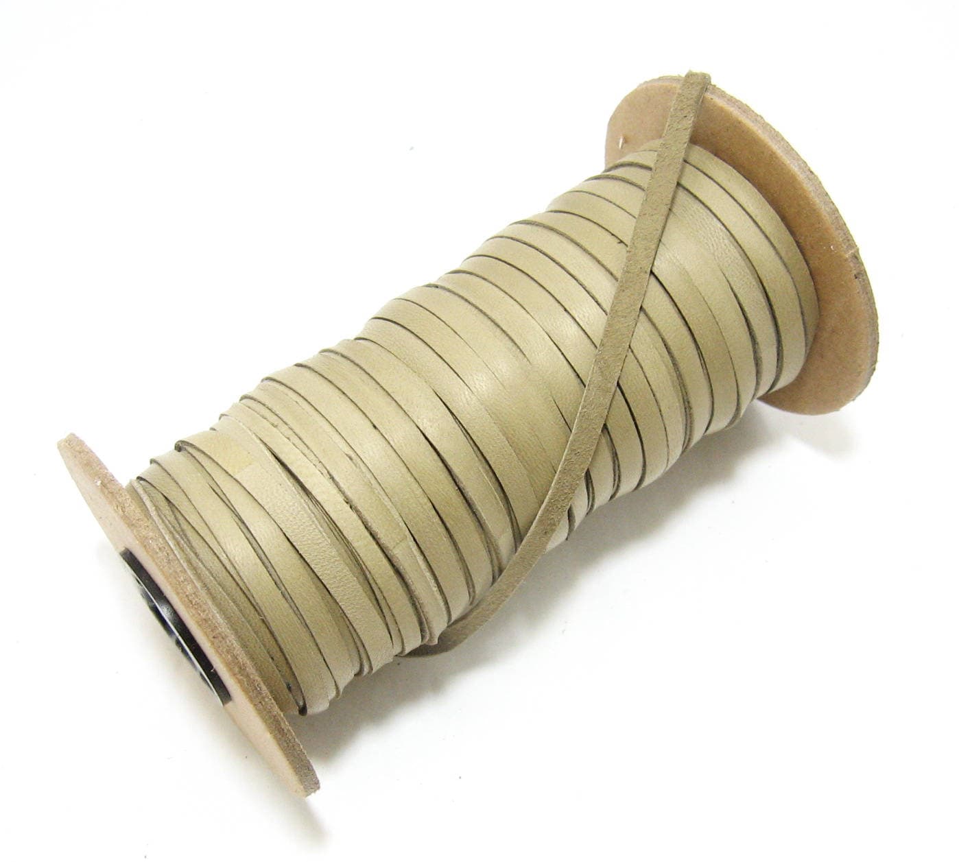 3/16" Flat, Lamb Leather Lacing in Nut Brown (10 YDS) 0187NLA beige, mushroom; earth tone