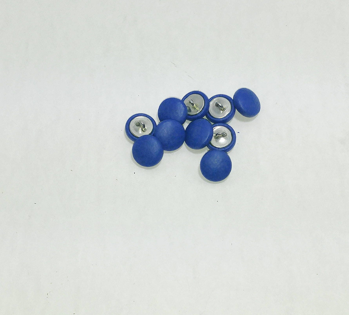 10 x 16L Cowhide Covered Loop Back Buttons in Blue 16HPLR000C
