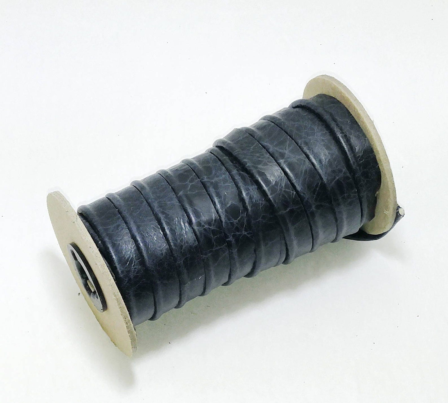 1/2" Cowhide Cord Piping in Vermont Navy Cowhide (3.5 yds) 3277XDB *card*