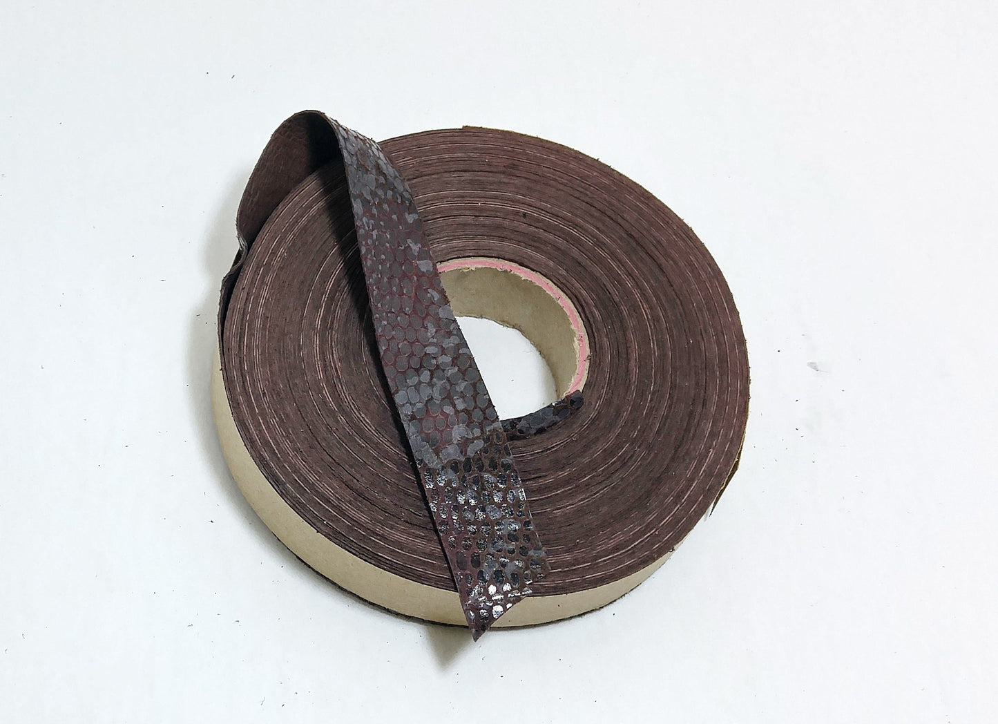 1" Flat, Pig Suede Stripping, in Burgundy Snake Print (2.75YDS) 1000NP7 trim tape; edge binding;(card)