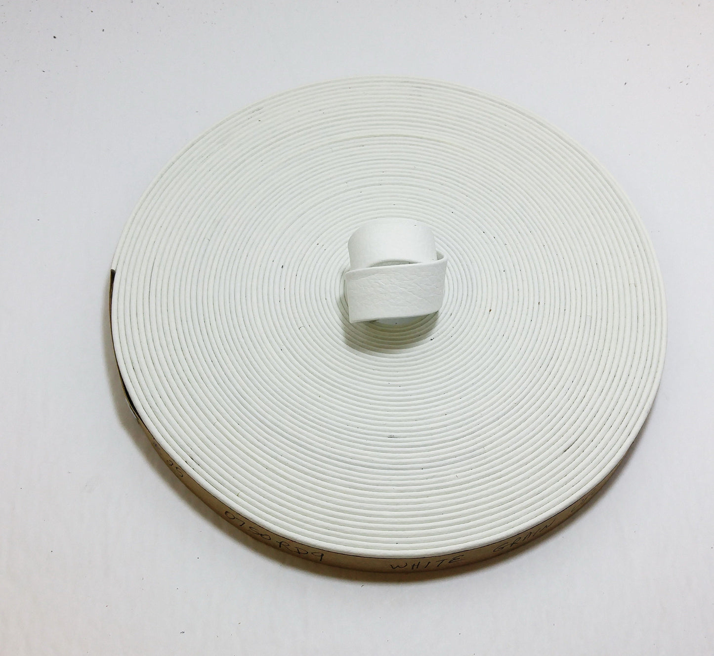 Genuine Leather Strap 3/4" Double-Folded and Reinforced (2 yds) in White Grain UPL 0750RD9