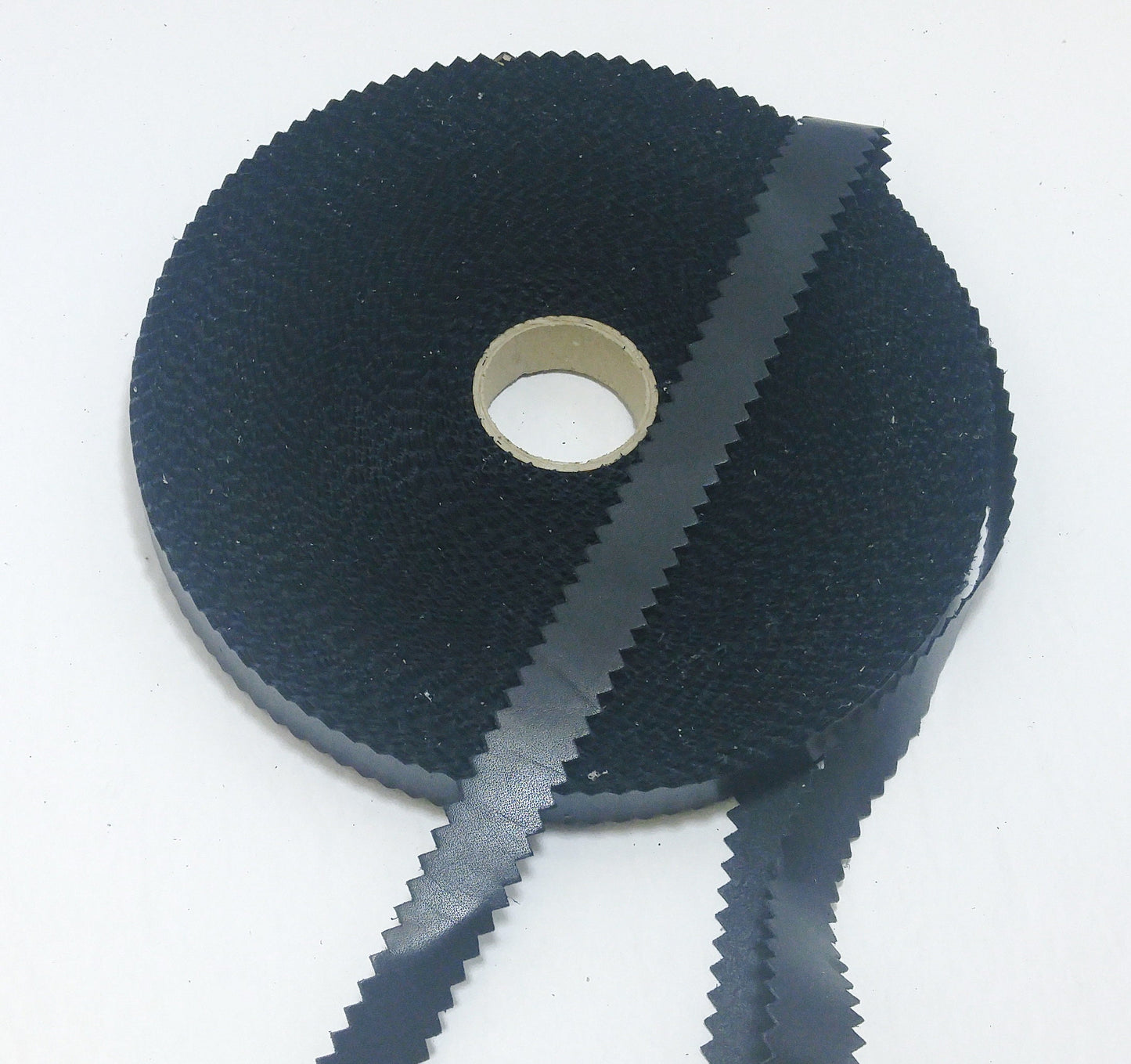 11/16" Double-Pinked Edge Genuine Calf Leather Edge Binding Trim in Black (5 YDS) 3657XD9