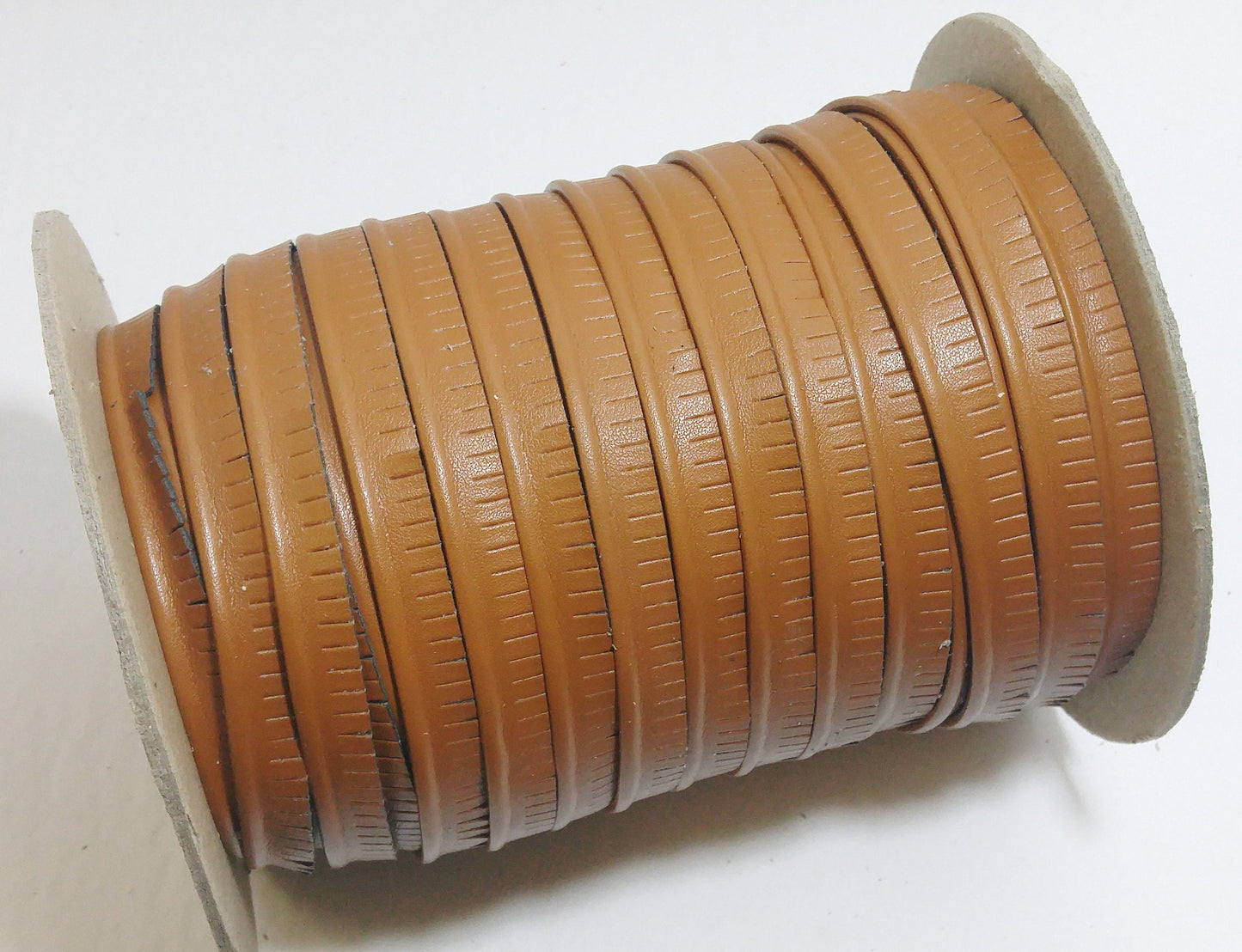 Tan 858 Koram Polyurethane Vegan Leather Cord Piping with Slashed Edge 1/2" (5 yds) 3446XUKNC welting