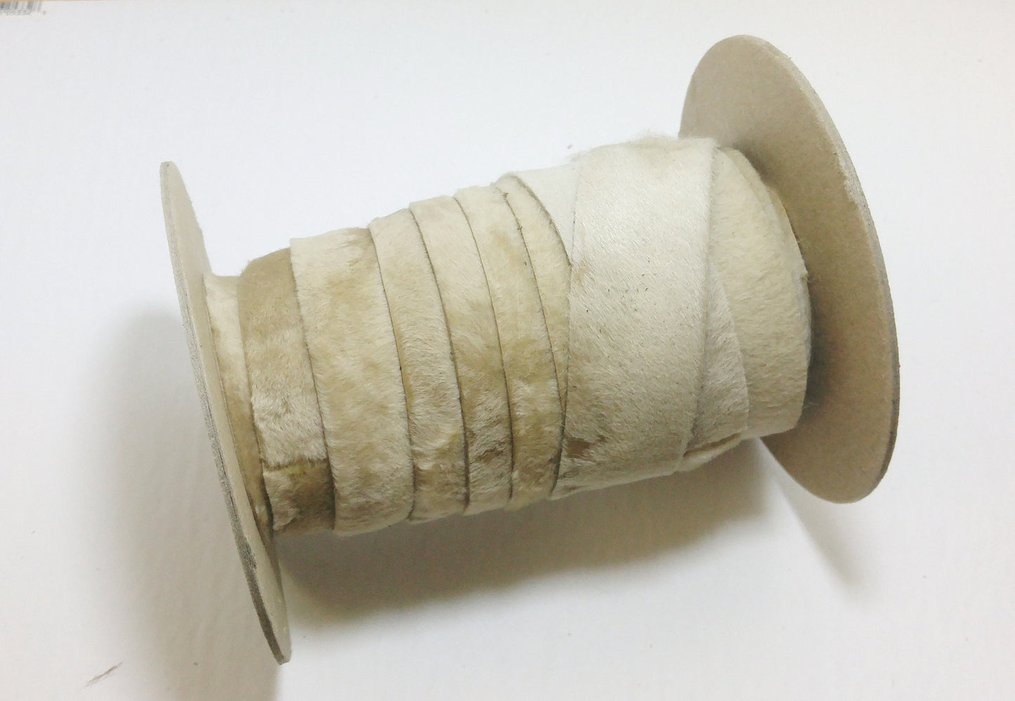 1-1/2" Flat Hair on Lamb Edge Binding Leather Trim (2 YDS) 1500NLB beige/off white; edge binding; trim tape