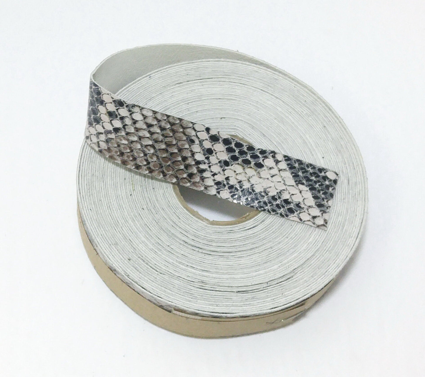 1" Flat Snake Print Kidskin Leather Stripping in Silver/Beige Sheen 1000NKG (2 YDS) - slight lustre
