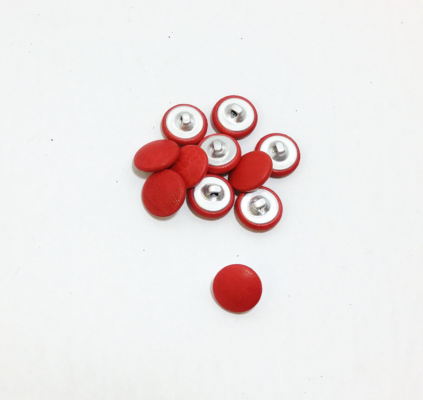 24 Line, Cowhide Leather Covered Buttons in Arizona Red (12 PC.) 5/8" 16 mm