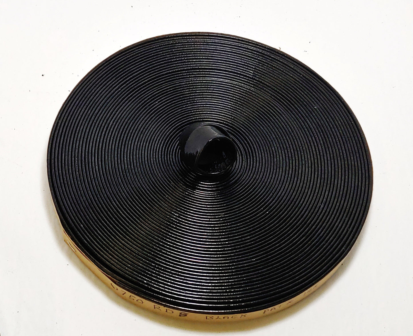 3/4" Double-folded & Reinforced Cowhide Leather Strap in Black Speckled Patent (2 YDS) 0750RDB Shiny black, lustre