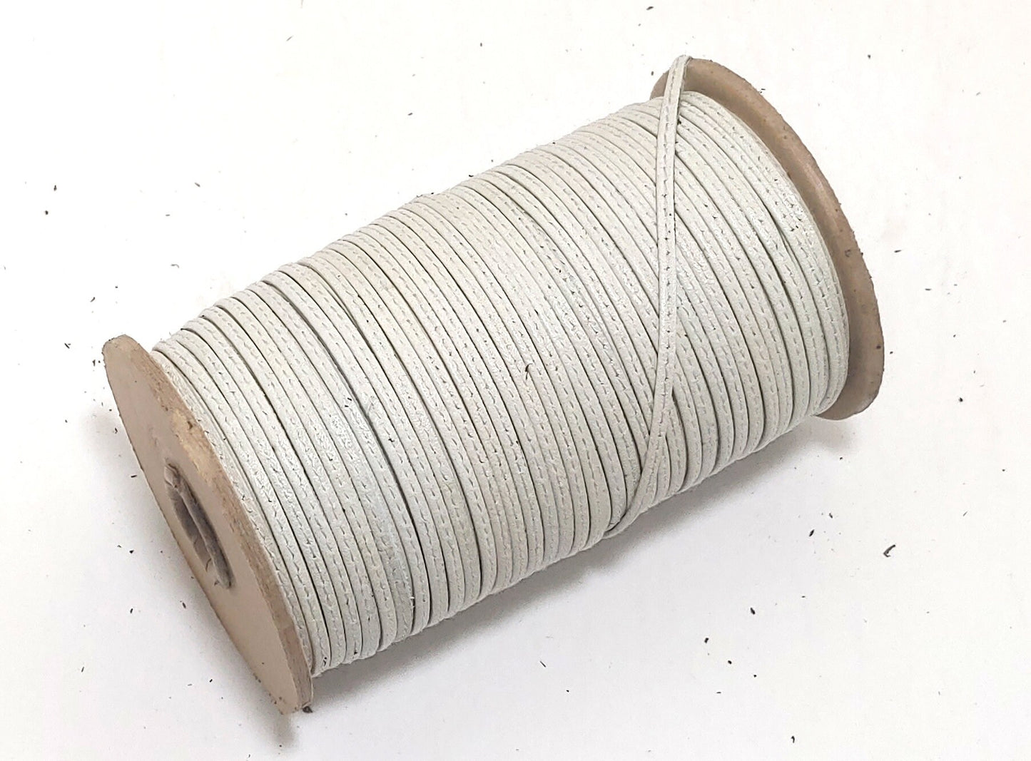 1/8" Stitched Jewelry Cord Lacing in Bone Cowhide (5 yds) 3596XDB