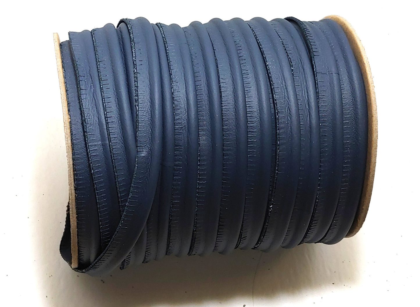 5/8" Round Cord Piping, Genuine Cowhide Leather in Dull Navy UPL (3 YDS) 3118XDD - bold piping; upholstery piping; large cushions