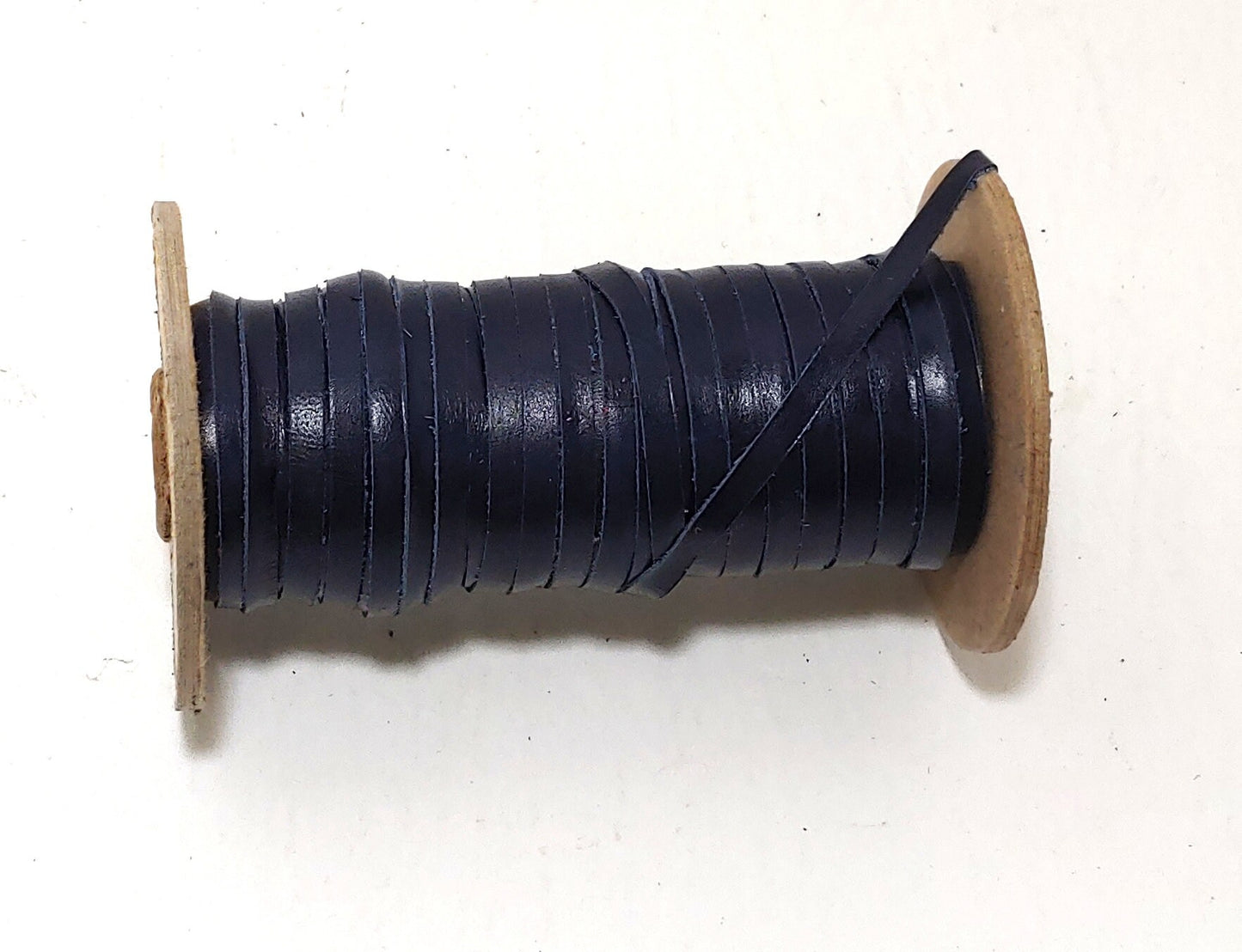 3/16" Flat, Cowhide Leather Lacing in Country Navy (11 YDS) 0187NDB - jewelry; dream catchers; tassels; DIY; fringe