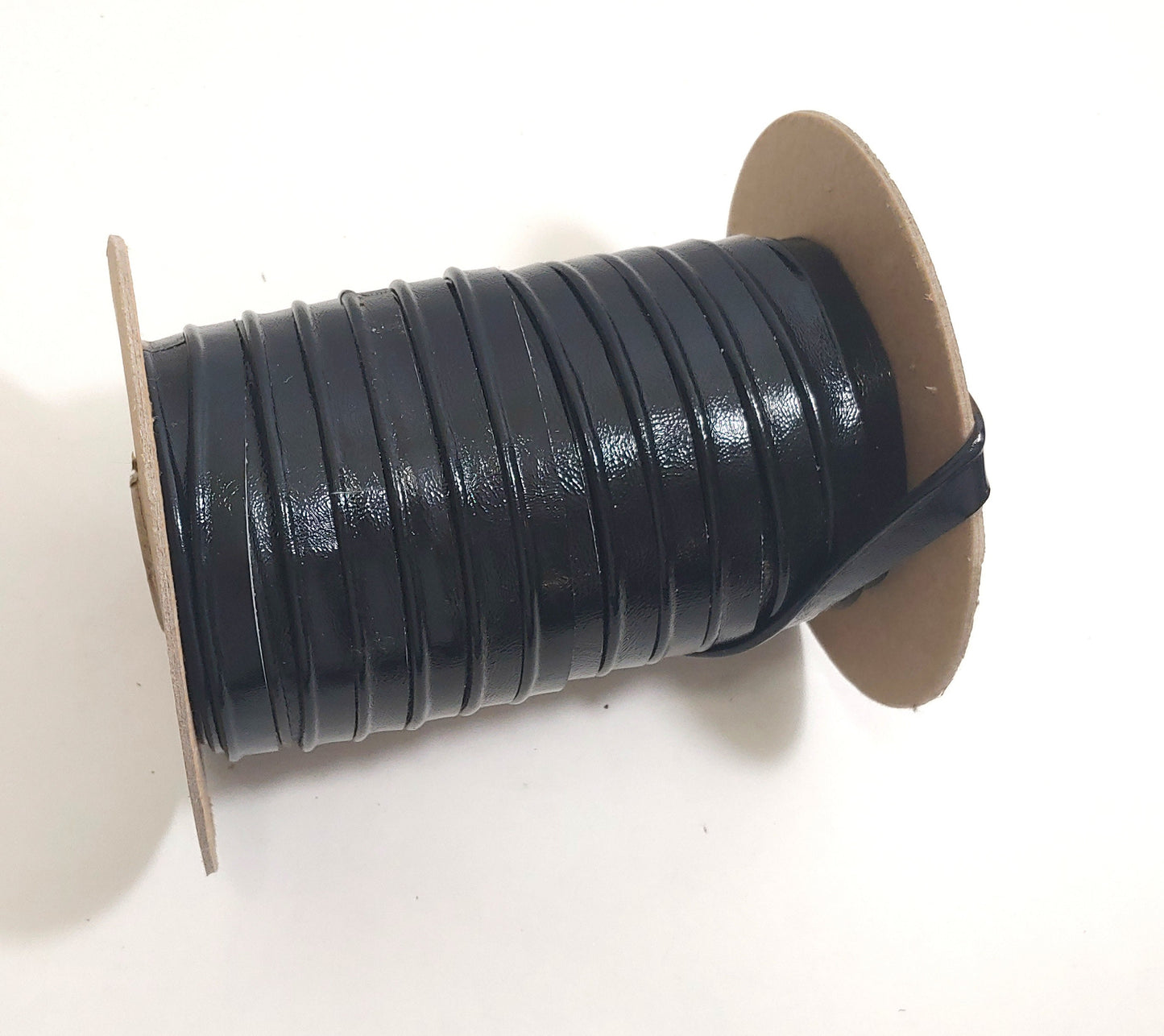 1/2" Cowhide Cord Piping in Navy Krinkle Patent Leather (3 yds) 3277XC9