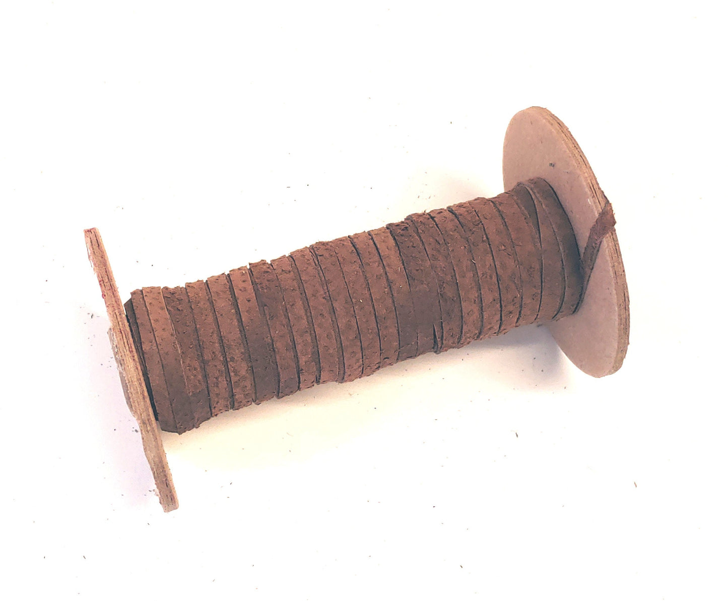 3/16" Flat, Suede Pig Split Lacing in Tobacco(10 YDS) 0187NP4