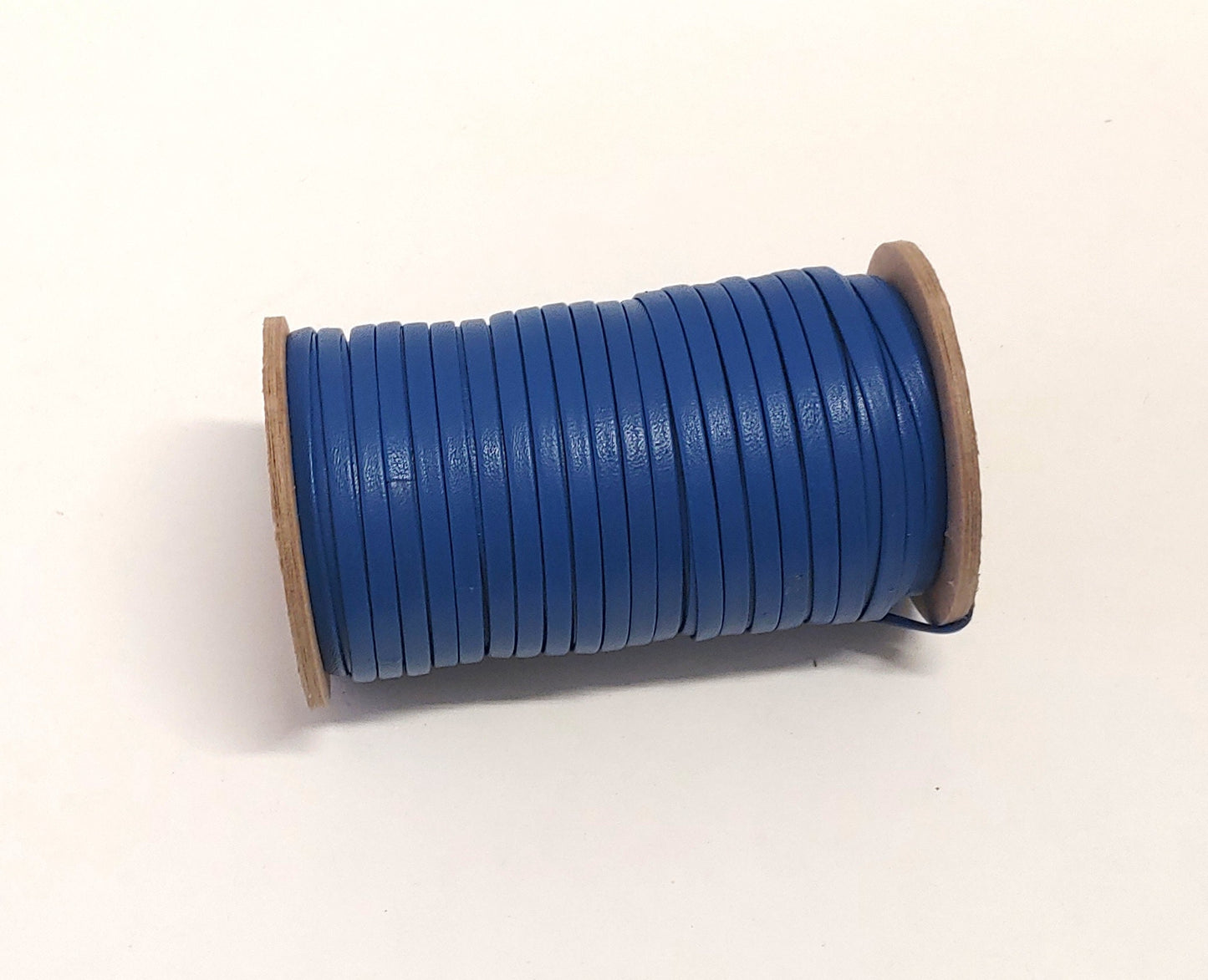 3/16" wide Cowhide Leather Strap in Blue Fuji (5 YDS) 0187BDB Double-folded jewelry, bracelets, leather trim