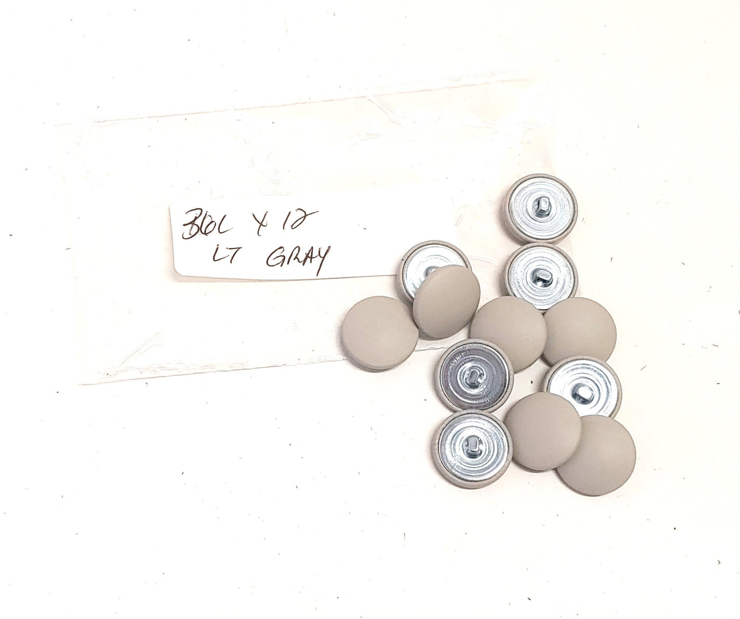 12 Cowhide Leather Covered Buttons 36 Line, Light Gray Cow, 7/8" (22mm)