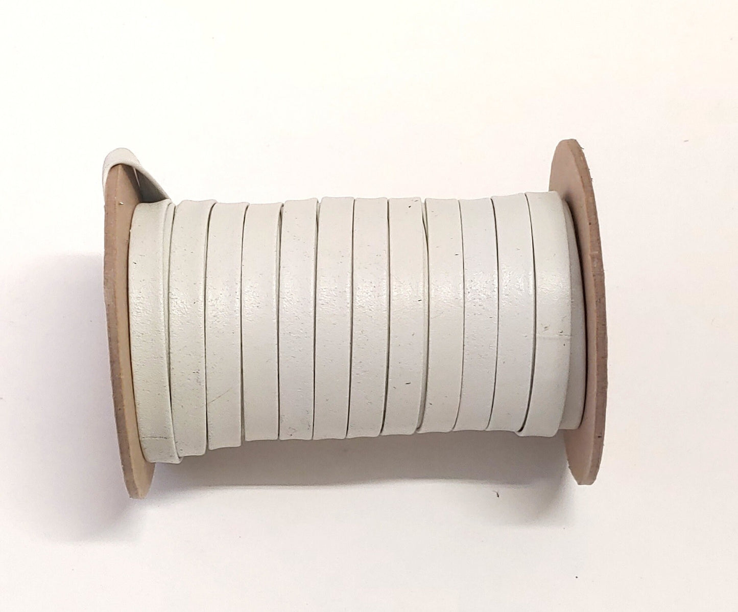 3/8" wide Cowhide Leather Lacing in Cream Calf Split (5 yds) 0375BD8 - not reinforced