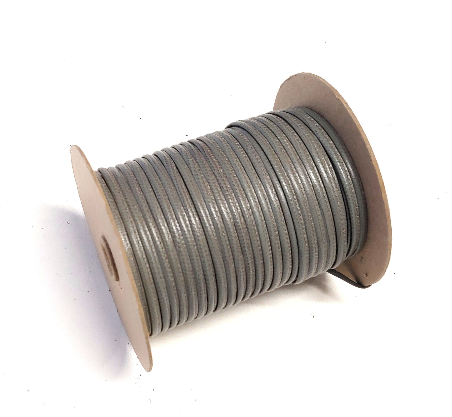 3/16" Stitched Round Reinforced Leather Jewelry Cord in Gray Iguana Print (3 YDS) 3656XDB