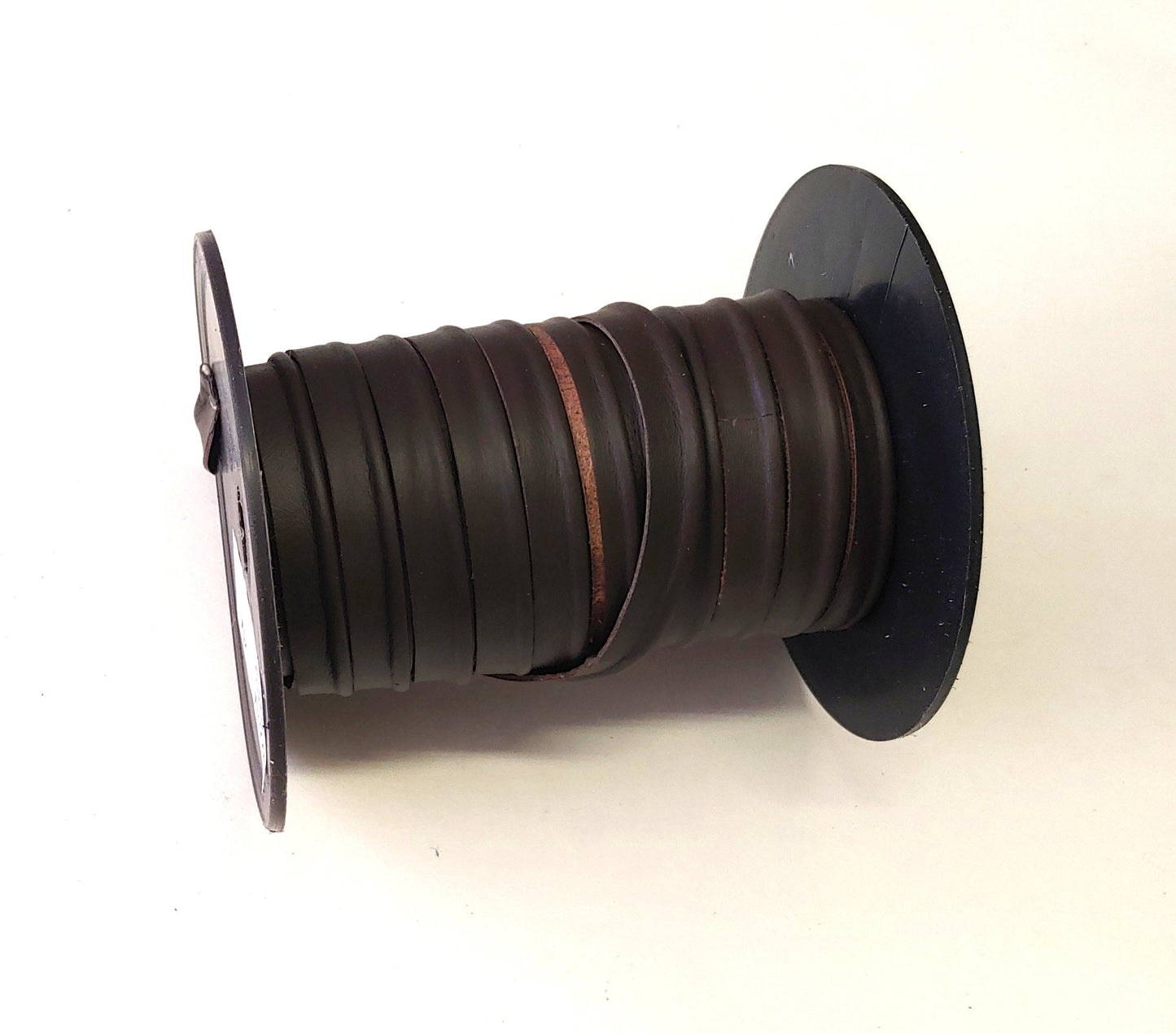 1/2" Cord Piping, Cowhide Leather in Brown Silky (3 YDS) 3277XDA *card*