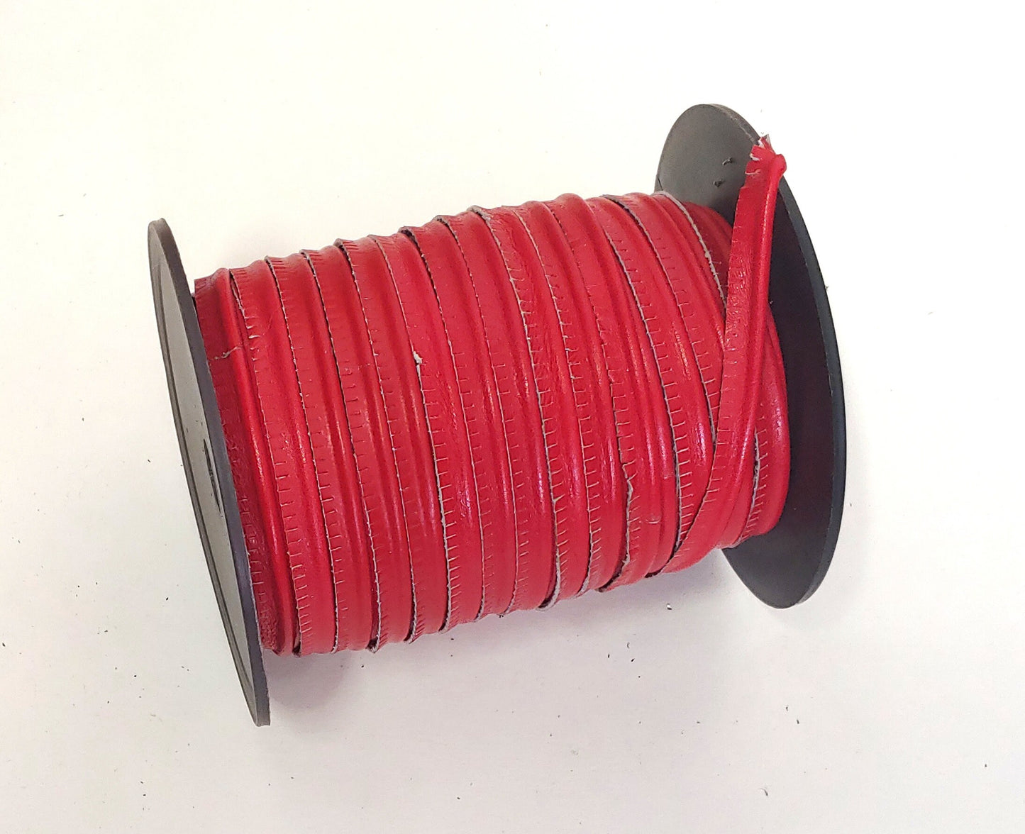 Cowhide Leather 5/16" Cord Piping in Red (3 yds) 2095XCA
