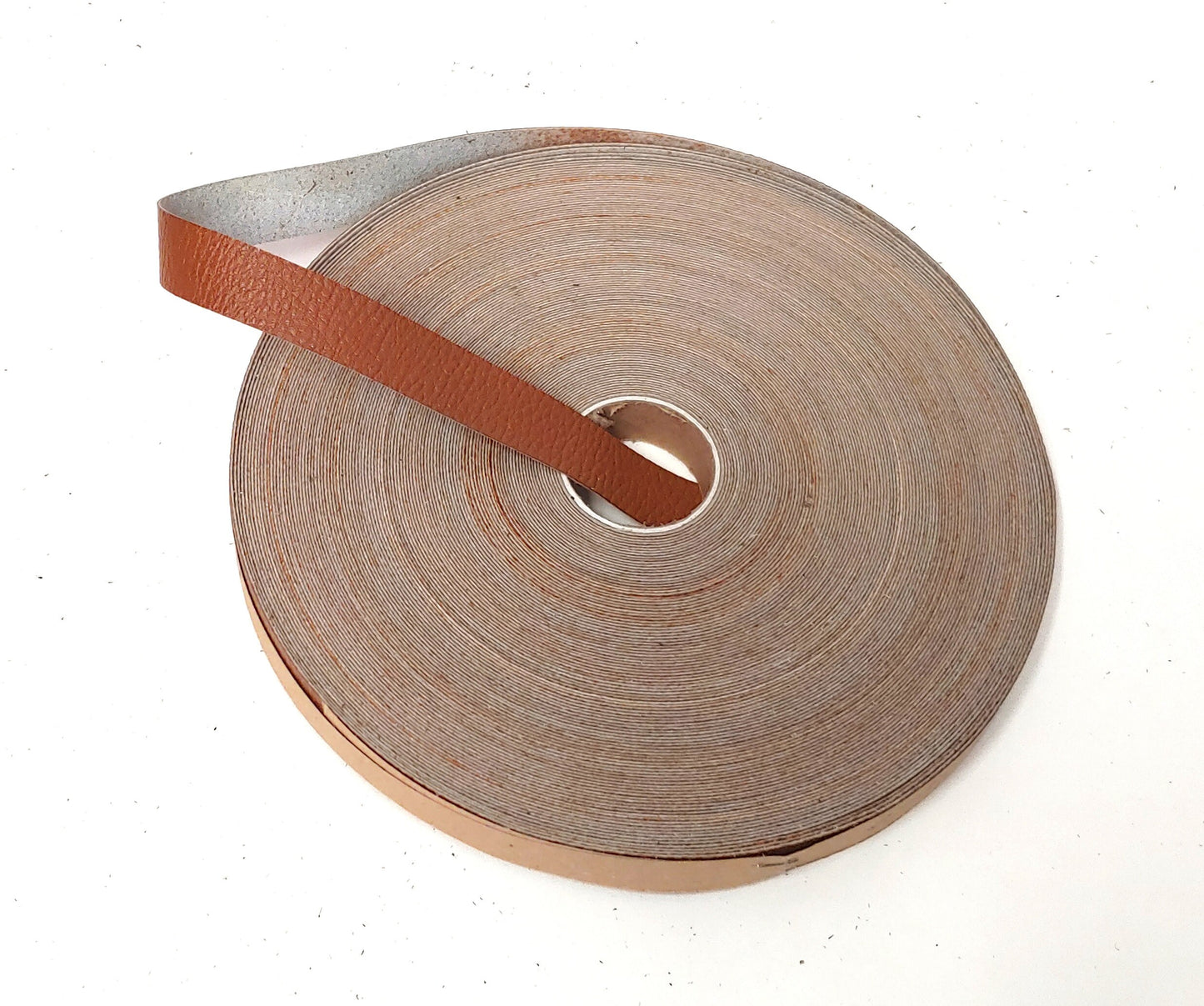 3/4" Flat, Cowhide Leather Strap in Medium Brown Pebble (5 YDS) 0750FCD light brown, caramel