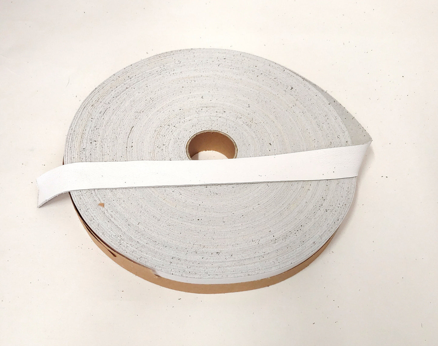 1/2" Flat Cowhide Leather Binding in White Moto (5 yds) 0500ND9 trim tape; edge binding; leather tape bubble gum pink