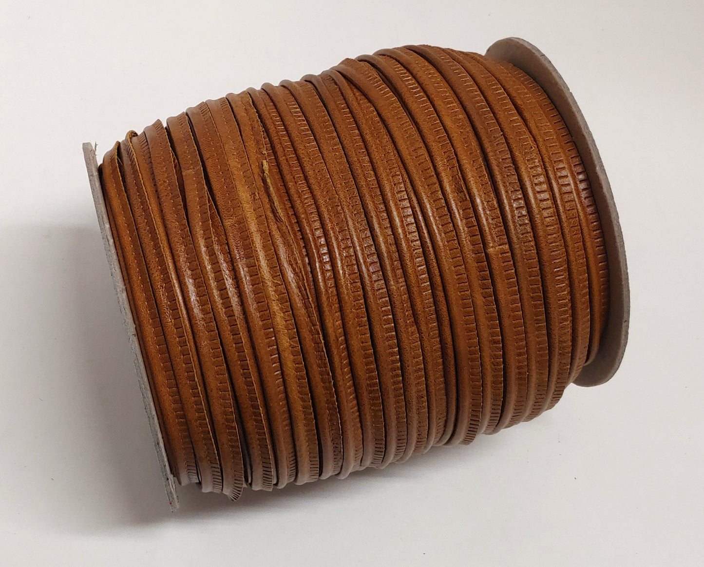 Cognac Brown Slashed Leather Cord Piping 5/16" (3 yds) 2095XDE