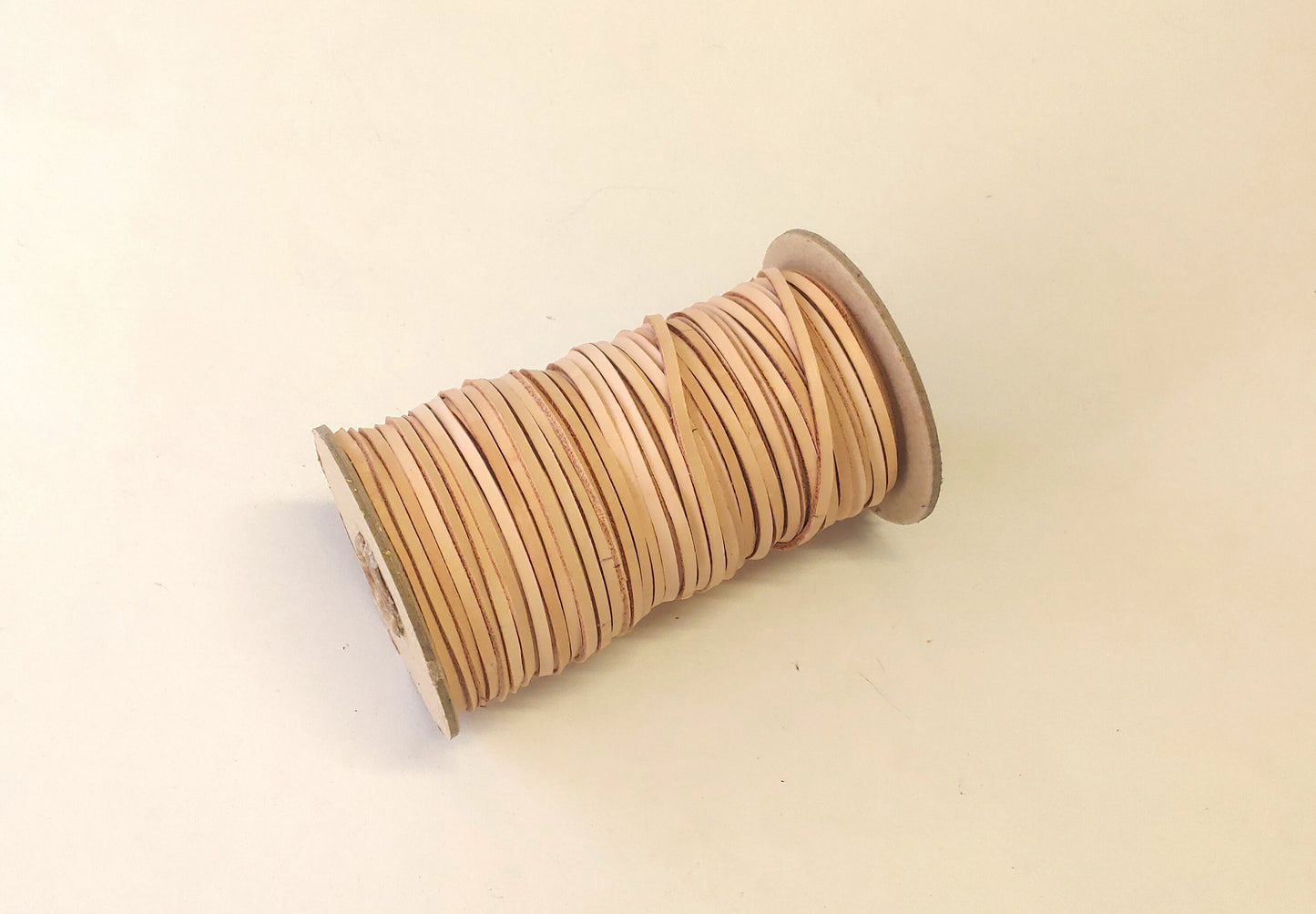 1/8" Flat Cowhide Leather Lacing in Natural Veg Tan 050 (10 yds) 0125NCE jewelry cord; DIY;dream catchers; leather crafts;