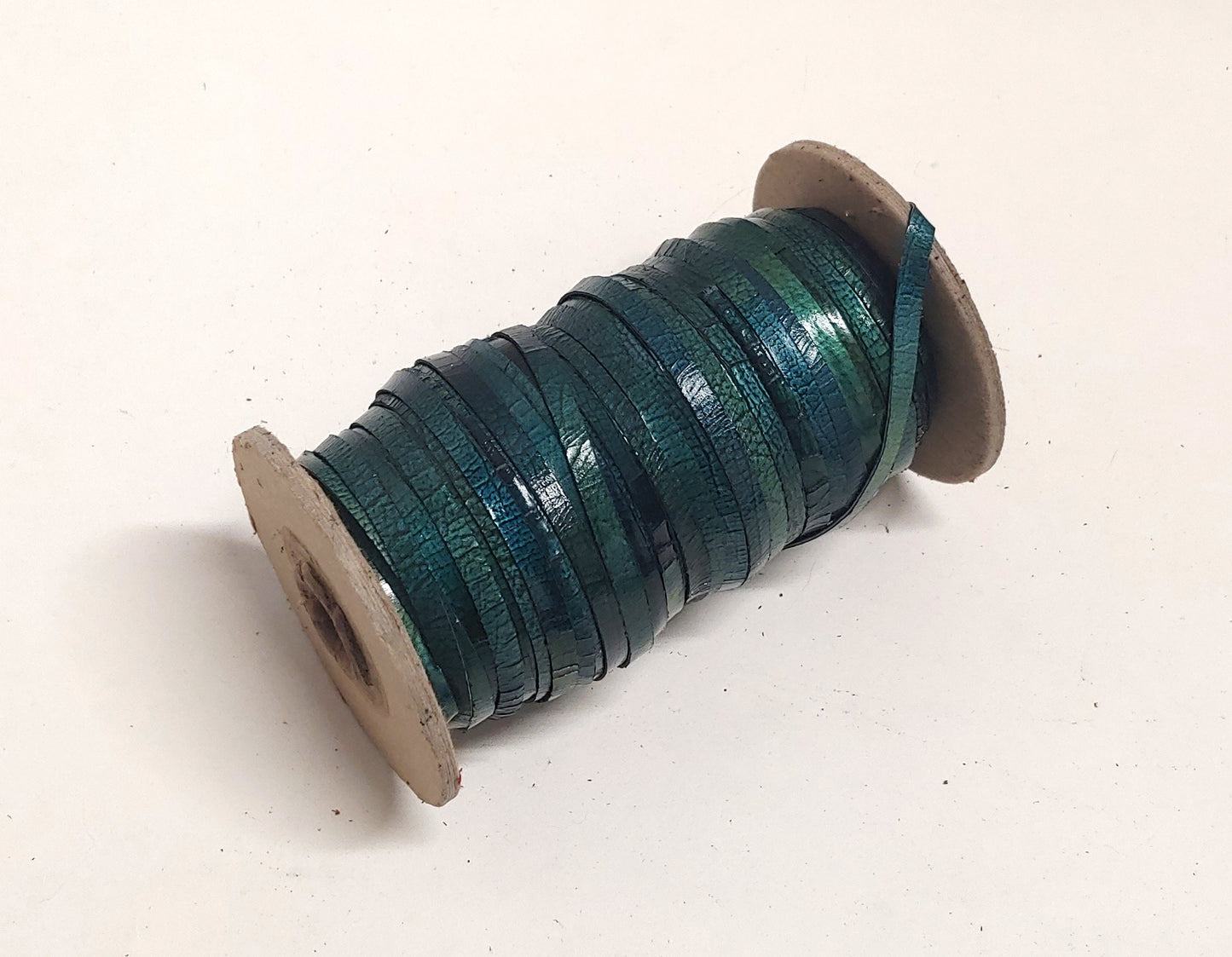 3/16" Flat, Genuine Kid Leather Lacing in Green Print (10 YDS) 0187NKA Lustre