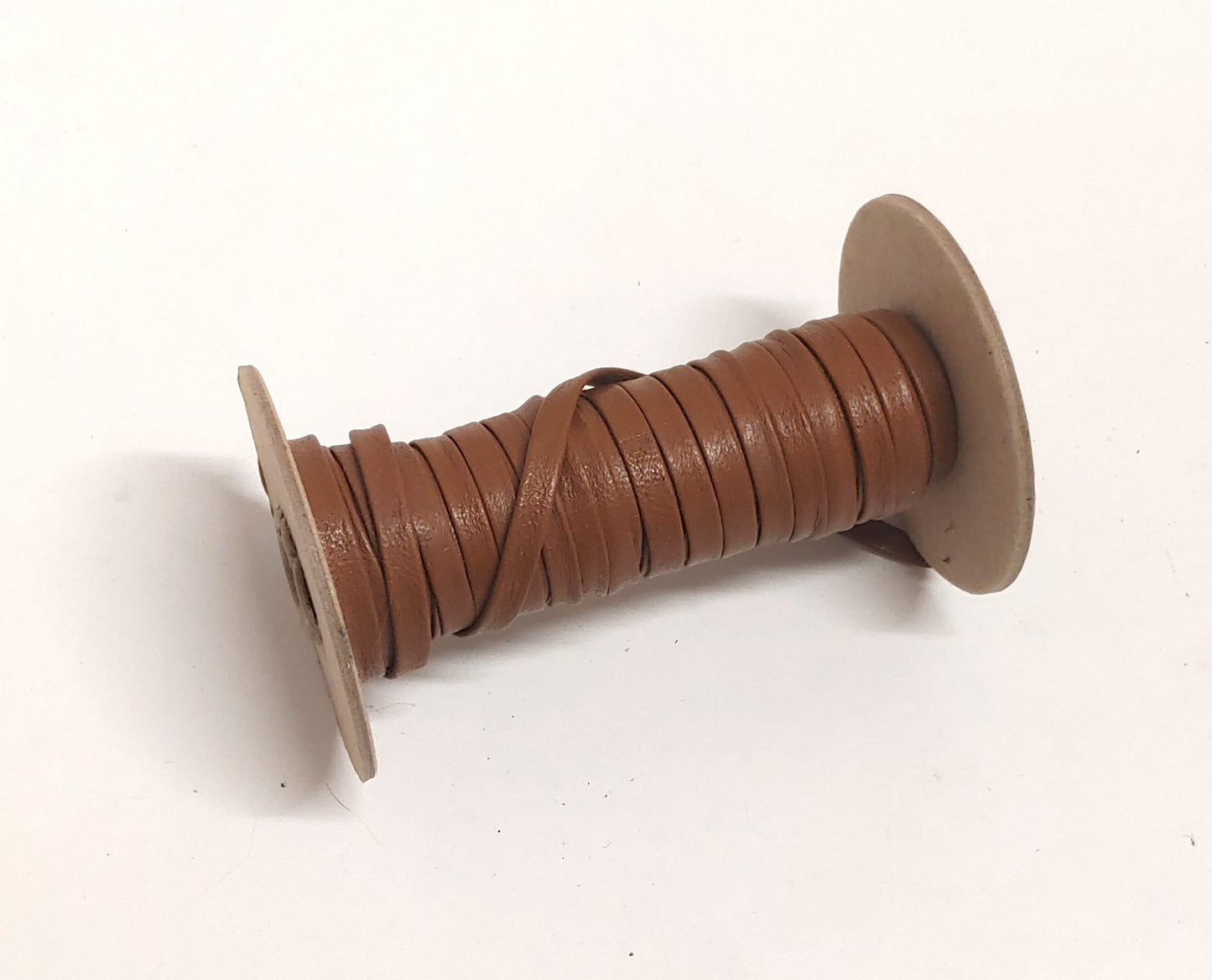 1/4" wide Cowhide Leather Lacing in Tan (11 yds) 0250BD9 Double-Folded - Brown