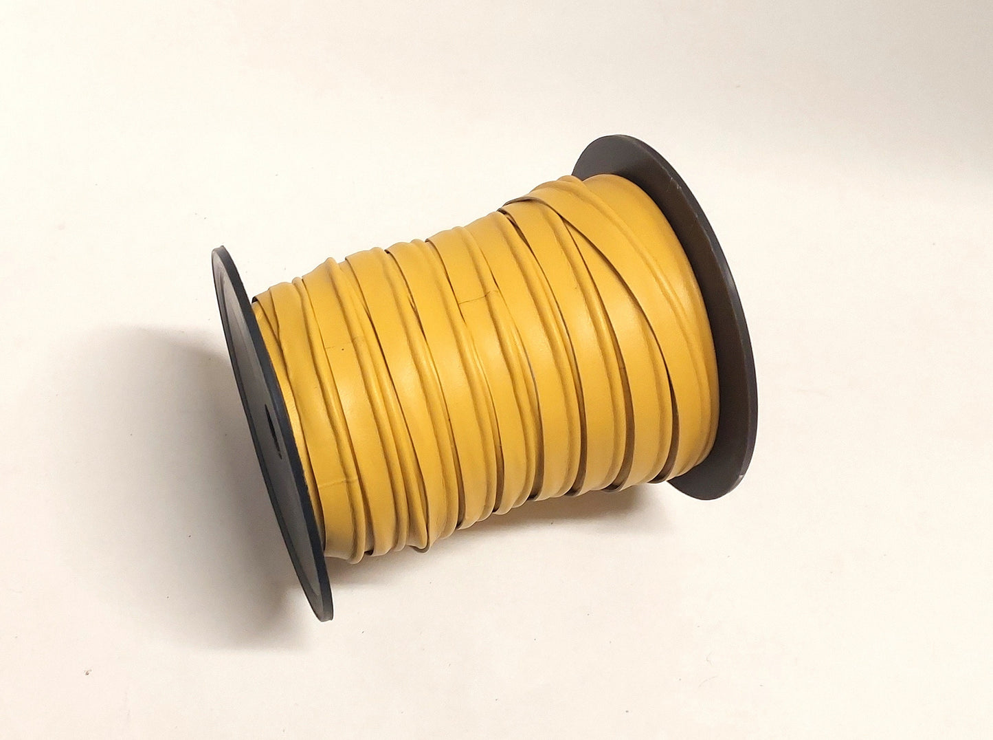 1/2" Cowhide Cord Piping in Yellow (3 yds) 3277XD9