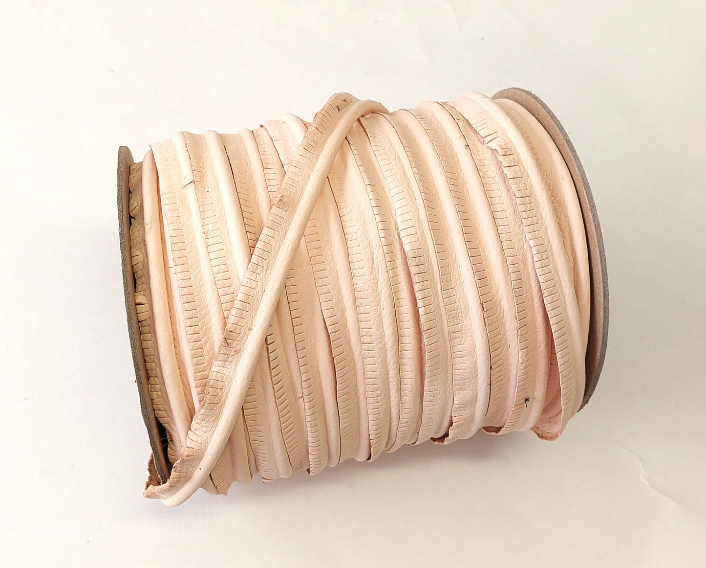 5/8" Round Cord Piping, Genuine Cowhide Leather in Natural Veg Tan (2 YDS) 3118XDG - bold piping; upholstery piping; large cushions