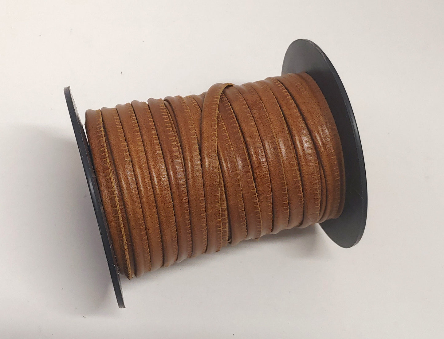 Tan #2 Slashed Leather Cord Piping 5/16" (3 yds) 2095XDE
