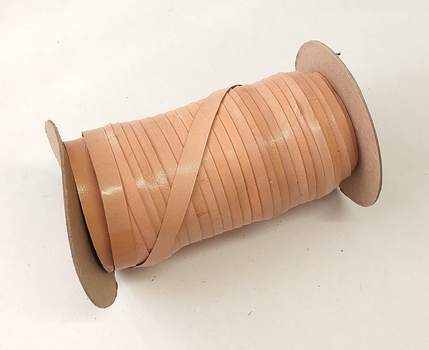 Genuine Leather Flat Lacing 3/4" (5 yds) 0750NKA in Natural Kid leather jewelry cord; leather lacing; dream catchers; leather crafts
