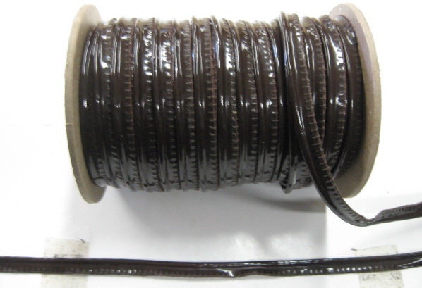 Brown Patent Leatherette Cord Piping 5/16" (5 yds) 2095X7