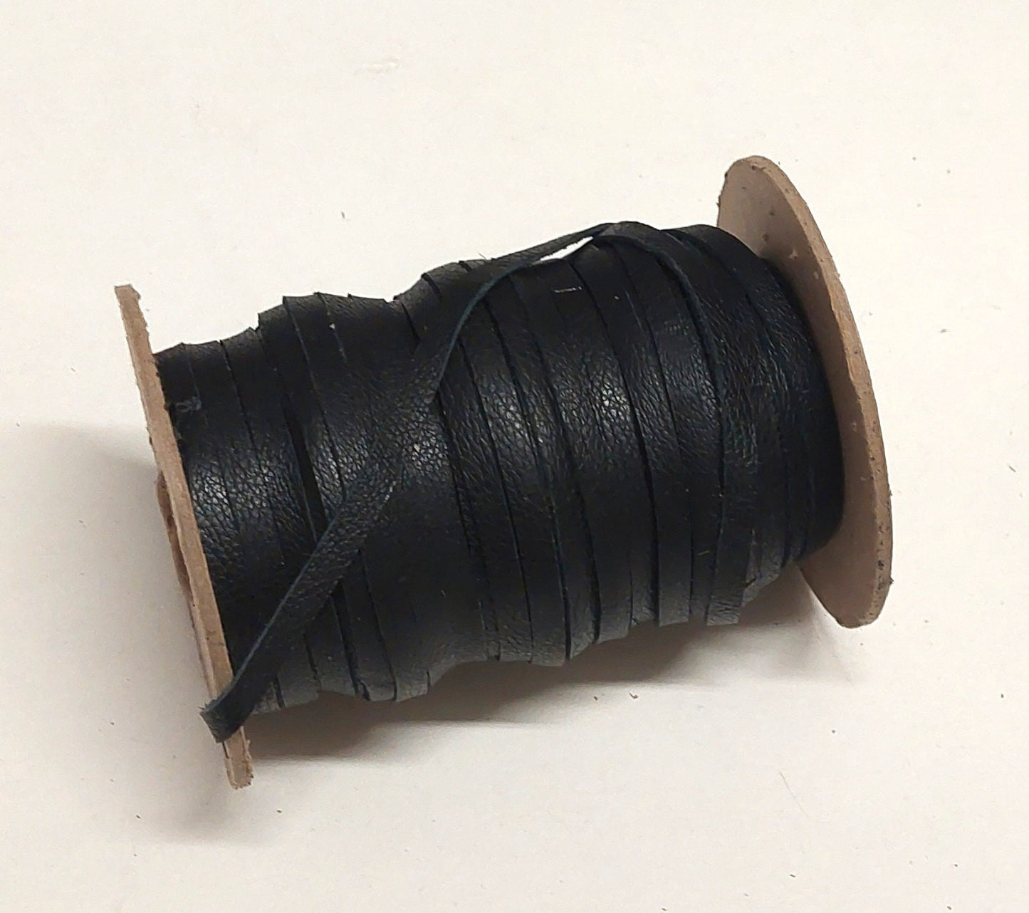 1/4" Flat, Cowhide Leather Lacing in Black Fenix (10 yds) 0250NDB leather jewelry cord; DIY; dream catchers; leather crafts