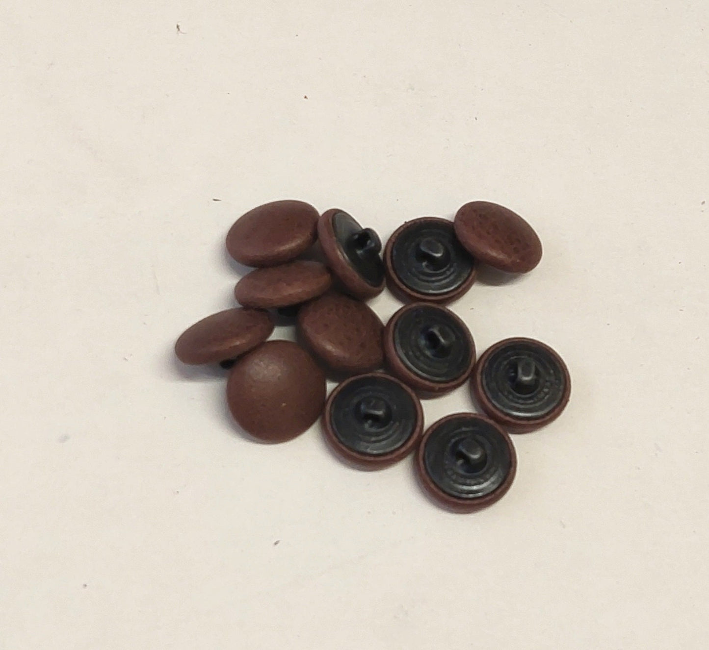 30 Line, Cowhide Leather Covered, Hopper Back Buttons in Mocha Brown (10 PC.)