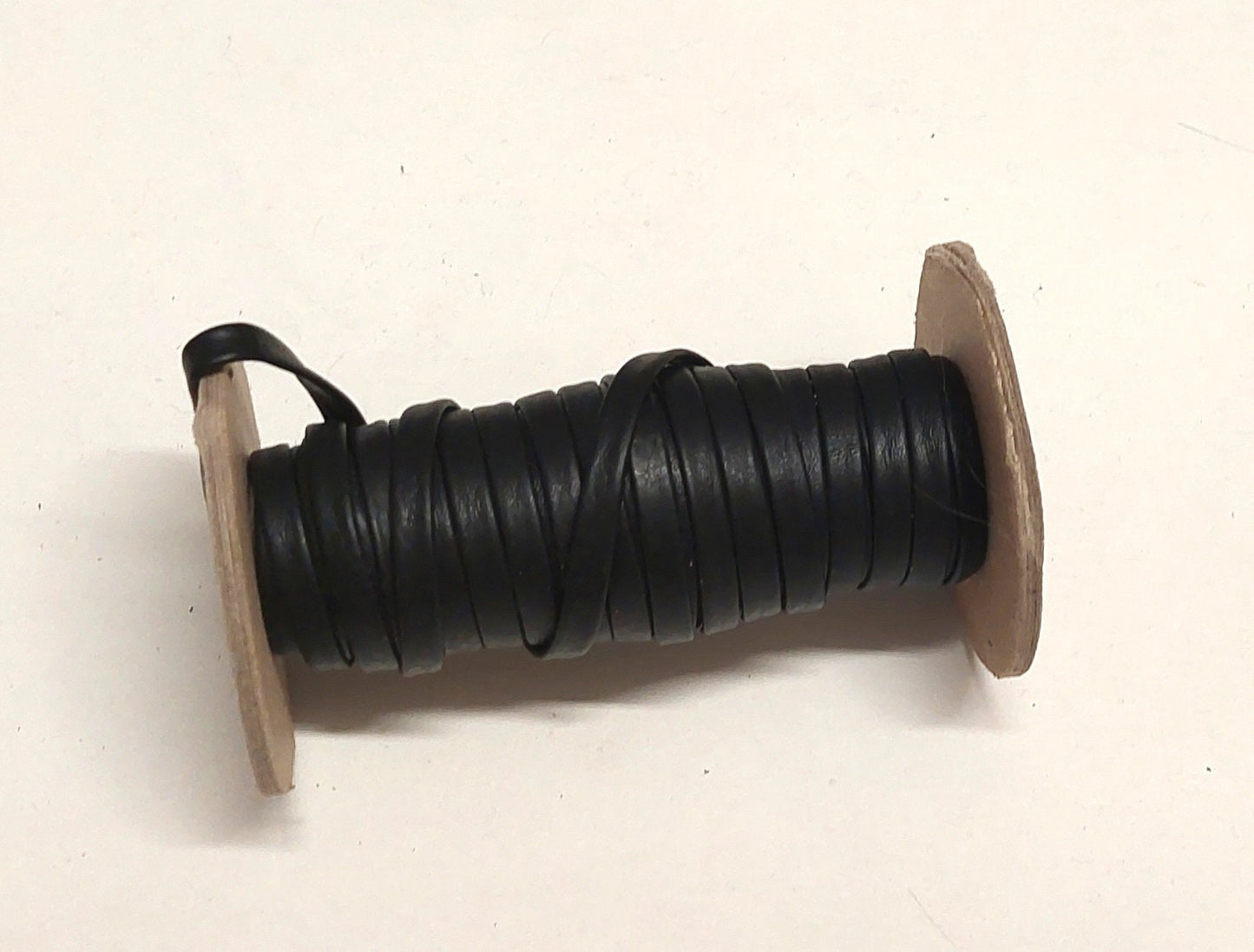 1/4" Double Folded Cowhide Leather Lacing in Black Lamba (5 yds) 0250BDB without reinforcement; soft, supple, smooth finish