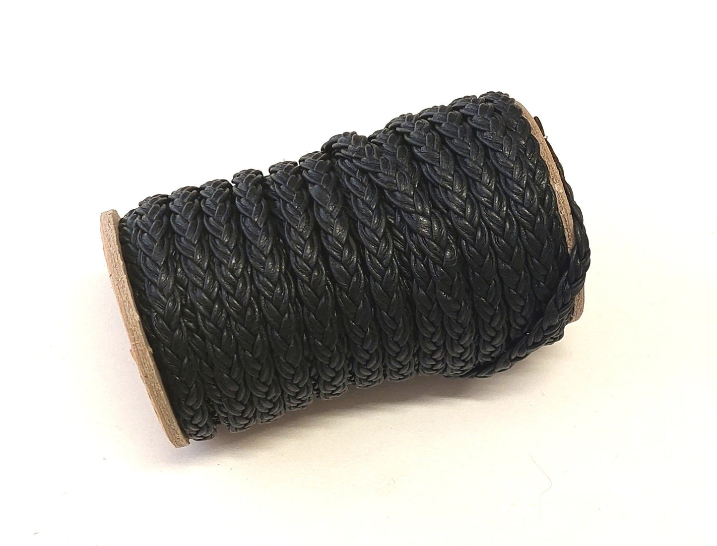 5/32" 3-strand Braid, Cowhide Leather in Black Fenix (1 YRD) 0156RDA03